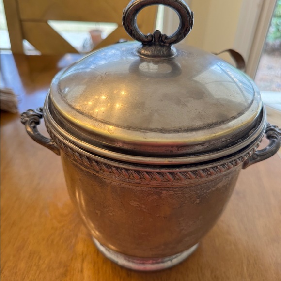 Vintage Silverplate Ice Bucket w/ Glass Liner & Tongs • Mid Century Barware - Picture 6 of 10